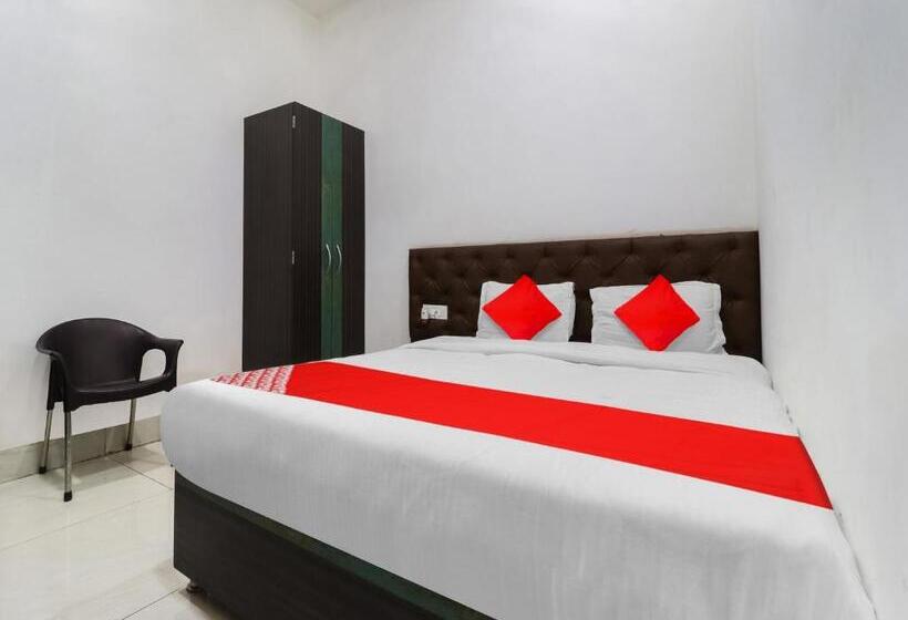 Трехместный Номер Классика, Oyo Flagship Hotel Green Apple