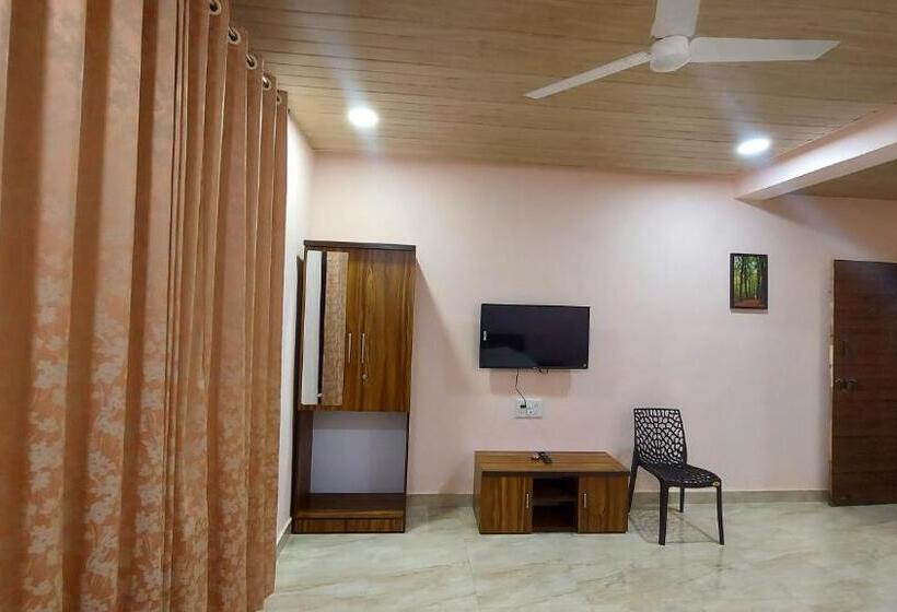 Номер Deluxe, Soham Beach Resort, Diveagar