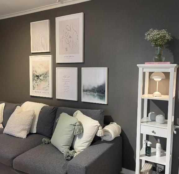 标准三人间, Room In Apartment   Apartment With One Bedrooms And Parking In The City Of Stavanger
