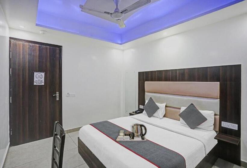 Quarto Triplo Clássico, Collection O 85223 Hotel Classic