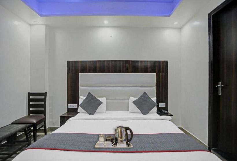 Quarto Triplo Clássico, Collection O 85223 Hotel Classic