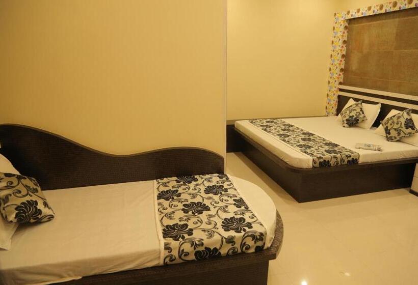 Quarto Triplo Deluxe, Royal Ajmer