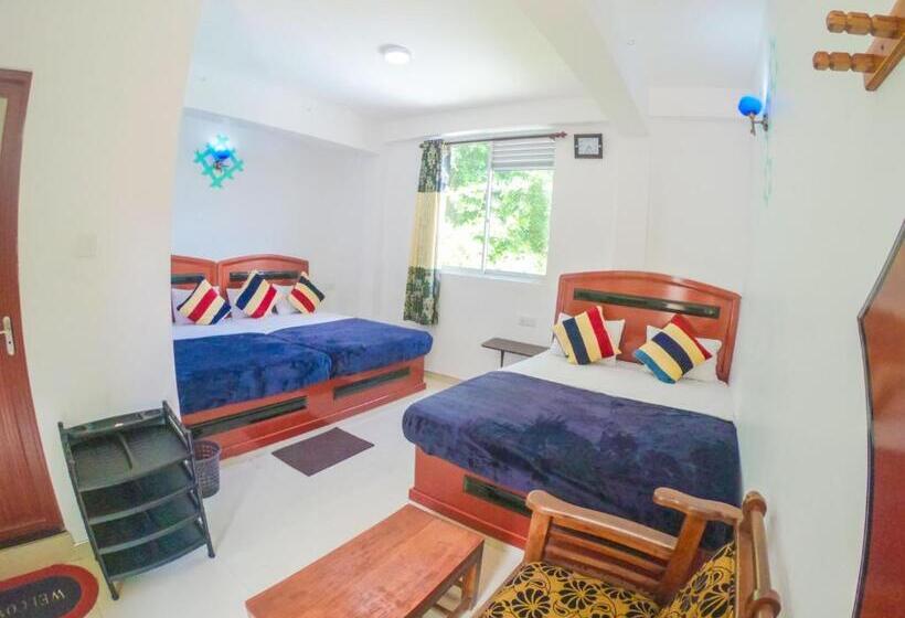 Трехместный Номер Стандарт с Балконом, Siumi Rest