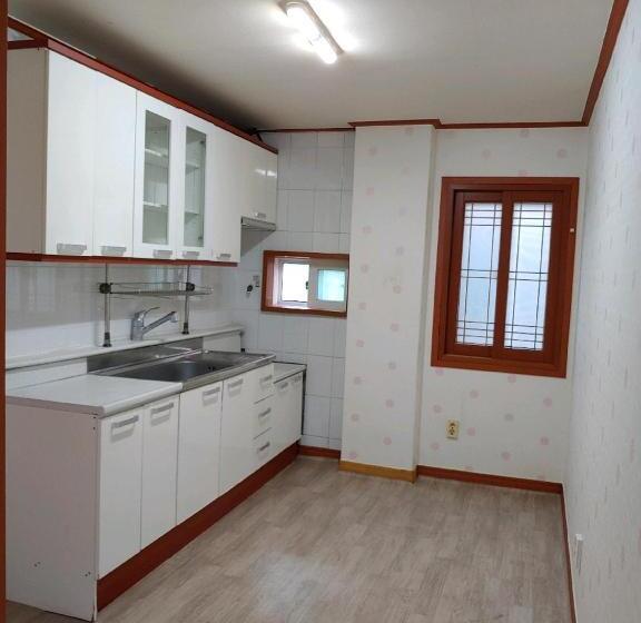 اتاق خانوادگی, Gimhae Guest House