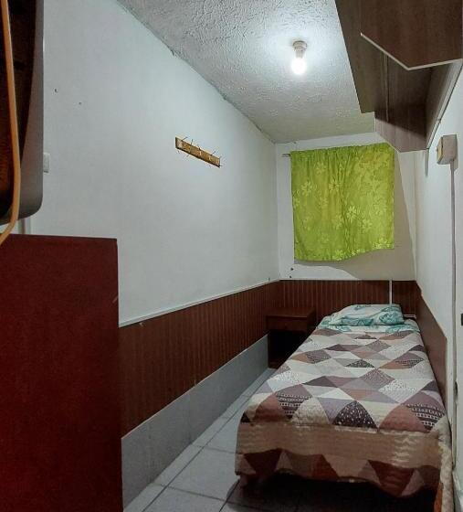 Номер Стандарт Индивидуальный Совместная Ванная, Hostal Venecia