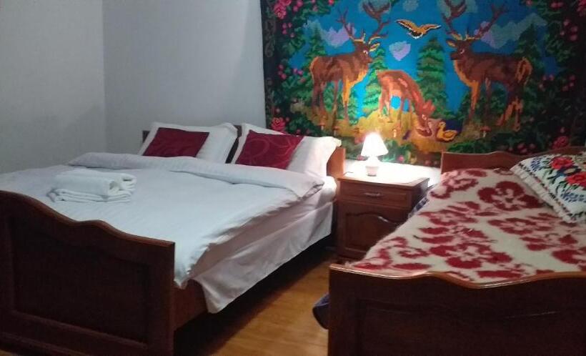 اتاق استاندارد سه نفره, Pensiunea Casa Bradet