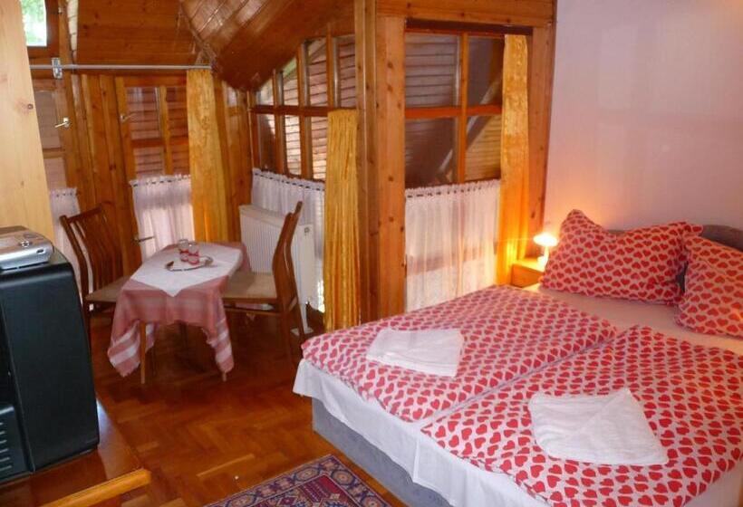 اتاق استاندارد با سرویس بهداشتی مشترک, Oleander B&b
