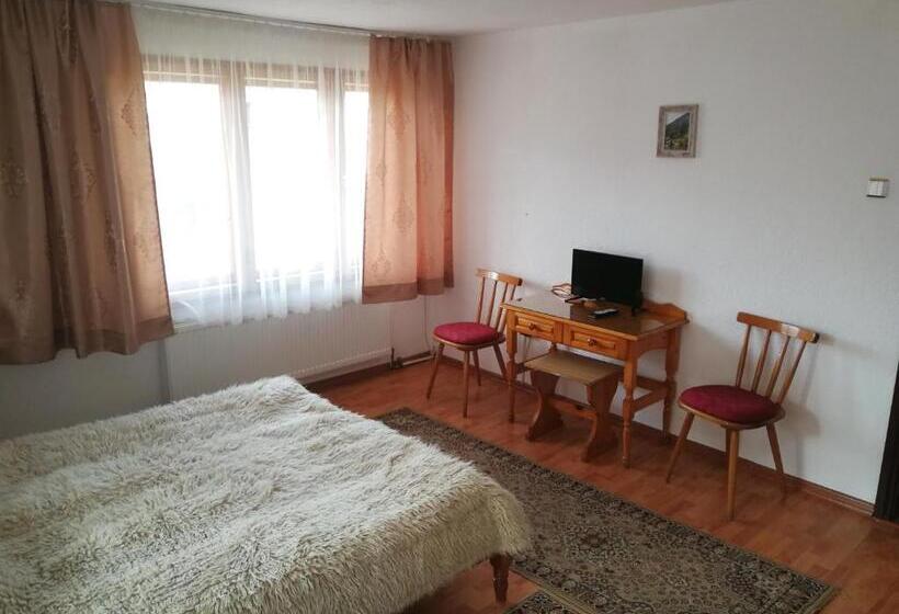 Номер Стандарт с Балконом, Guest Rooms Metaksinovi