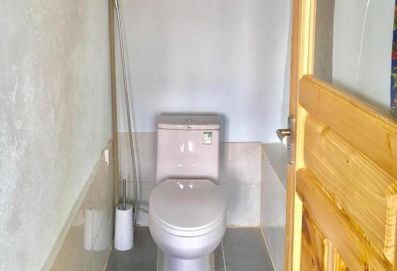 Люкс с Балконом, Up Air Guest House
