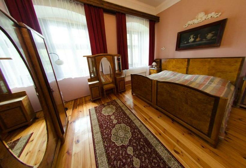 Апартаменты 1 Спальня, Pałac Krobielowice