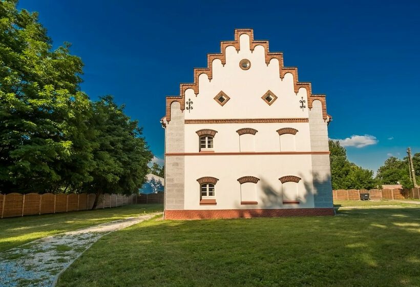 Номер Стандарт, Pałac Krobielowice
