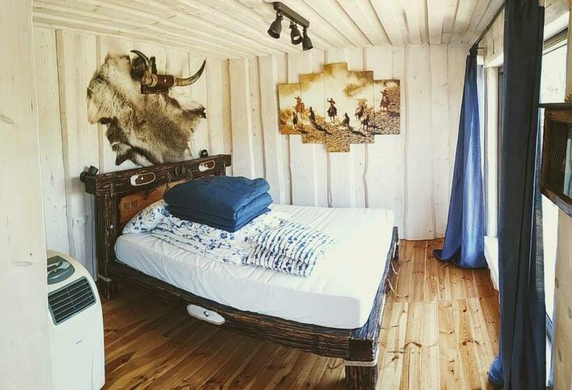 شقة غرفة واحدة, Rancho Zapotoczny