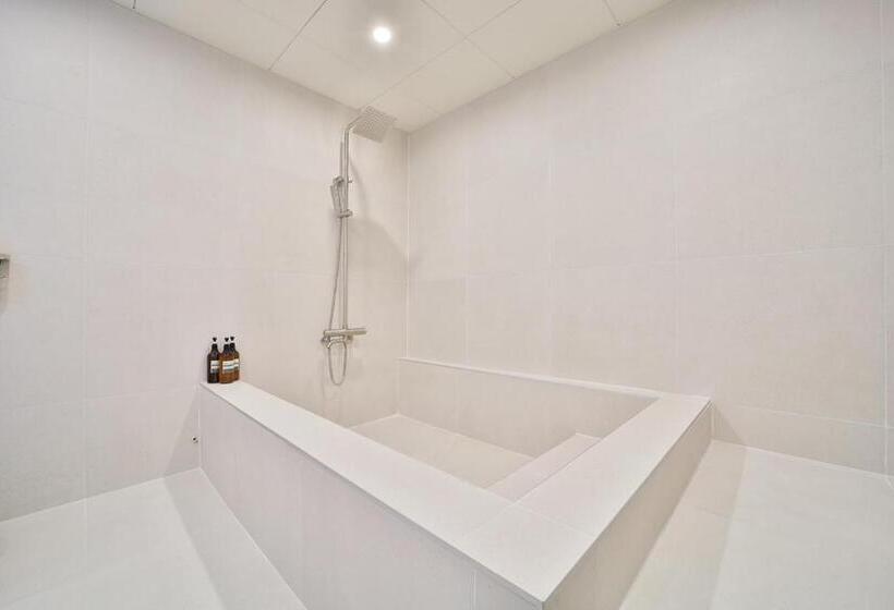 سوییت سوپریور, Green B Hotel Busan Seomyeon