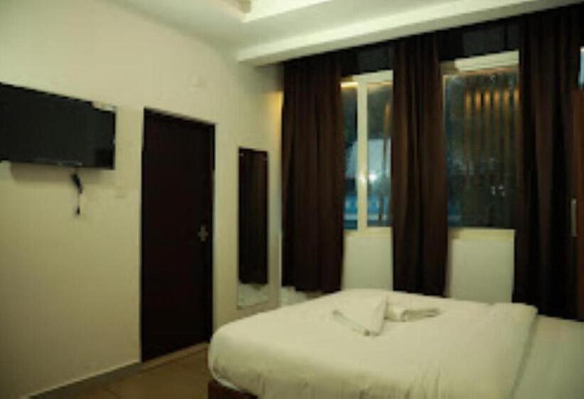 Номер Стандарт Трехместный, Aroma Inn Kerala