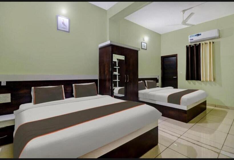스탠다드 룸 킹사이즈 침대, Shree Guest House