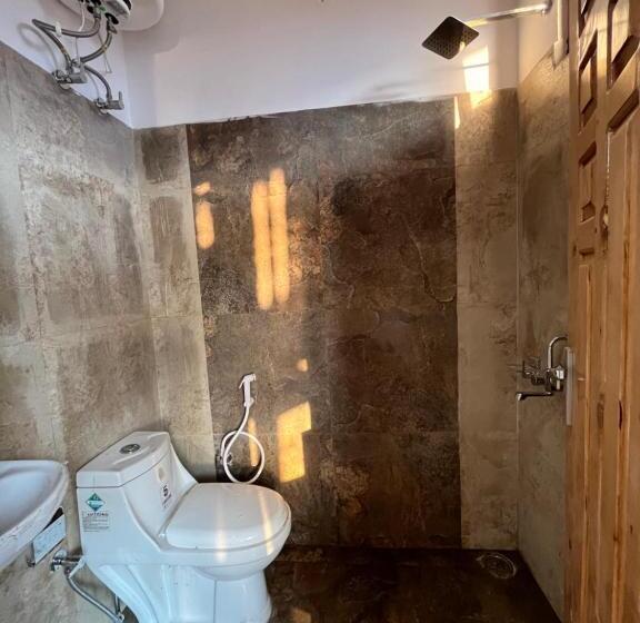 Дом 4 Спальни, Flüstern Homestay