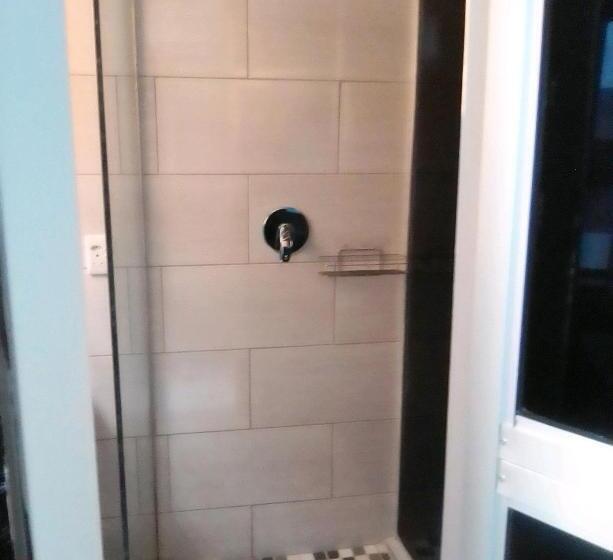 اتاق استاندارد, Dbritee