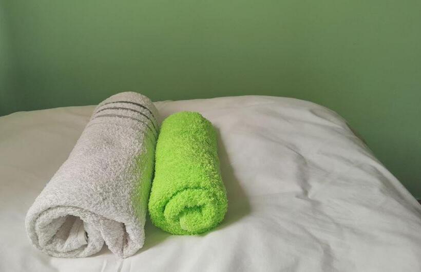اتاق استاندارد یک نفره, Quiet Room With Workspace In Top Location