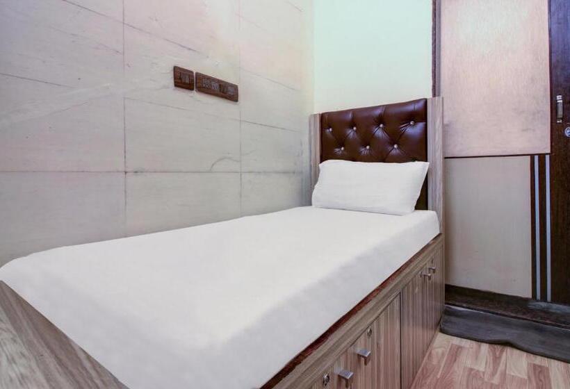 Quarto Basic, Zest Stays   Meadow Inn 1058