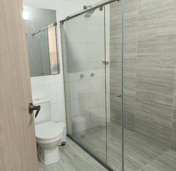 اتاق لوکس سه تخته, La Colina Balance