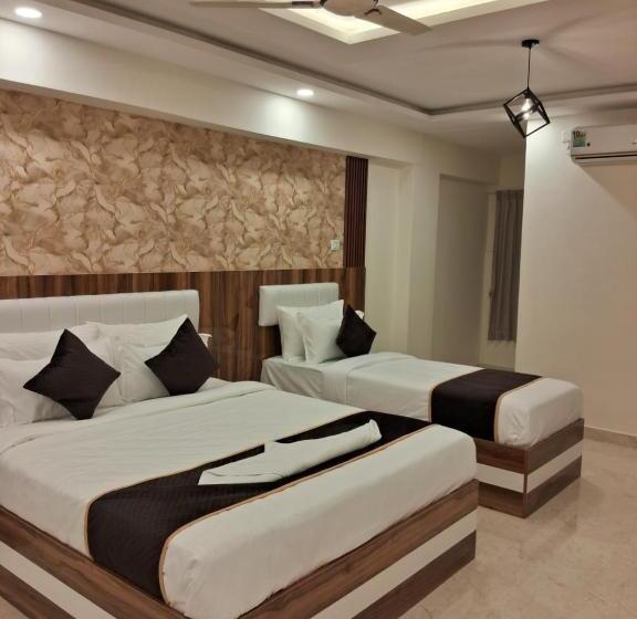 Трехместный Номер Базовый, Orchid Inn