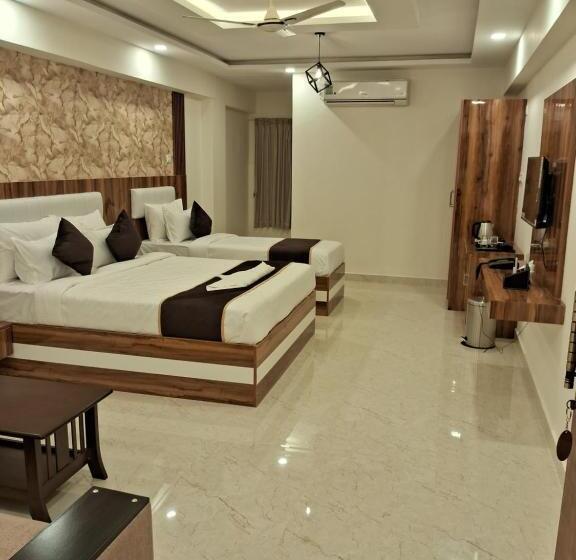 Трехместный Номер Базовый, Orchid Inn