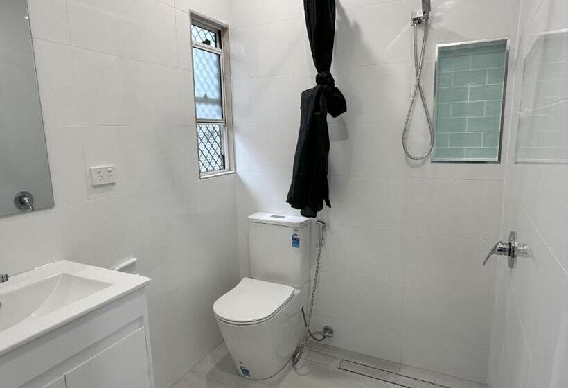 Номер Стандарт с Балконом, Zen Escape Guest House  Hidden Little Gem, Funky Corner, Boutique Granny Flat