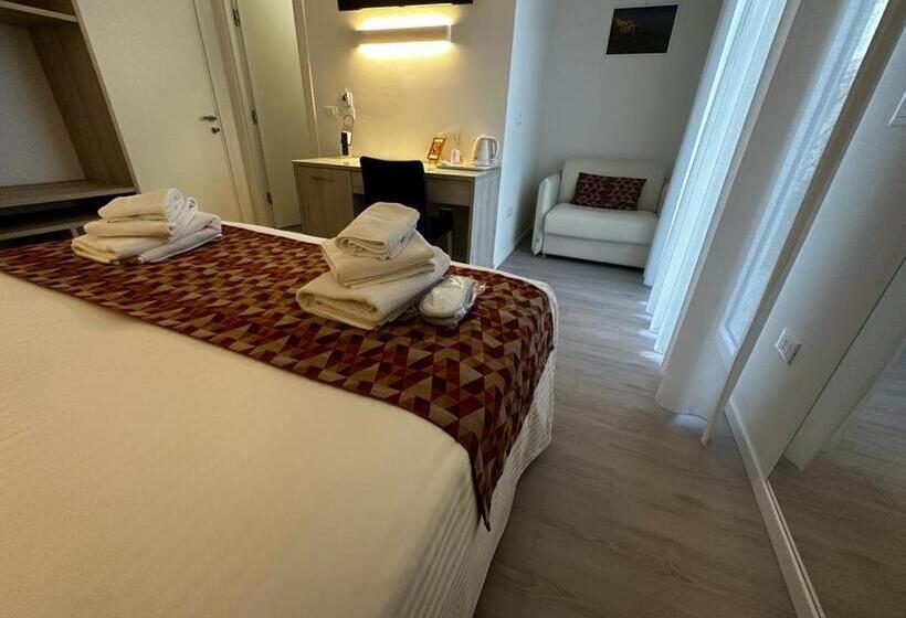 Quarto Deluxe, My Home
