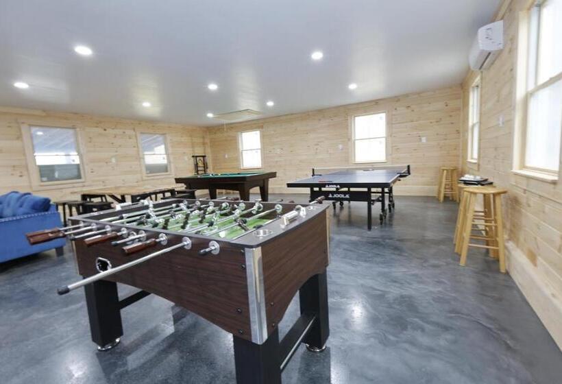 Номер Стандарт, Matterhorns Hunter Lodge