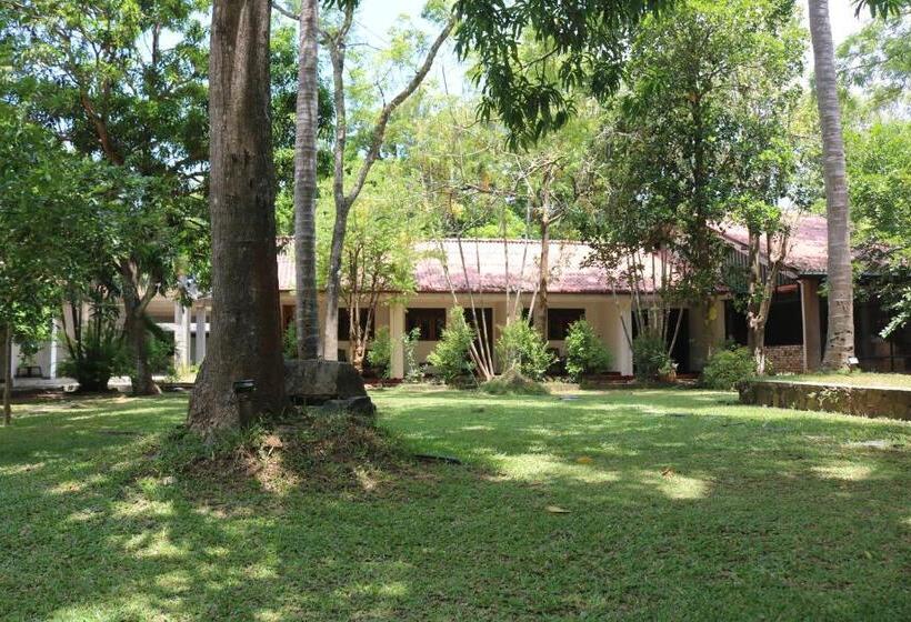 חדר סטנדרט נוף לאגם, Polonnaruwa Holiday Inn