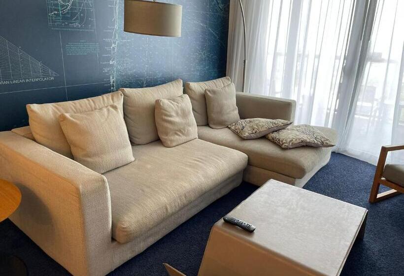 침실 2개 아파트, Iconic View   Family 2br Suite   Hotel   Fiber Internet