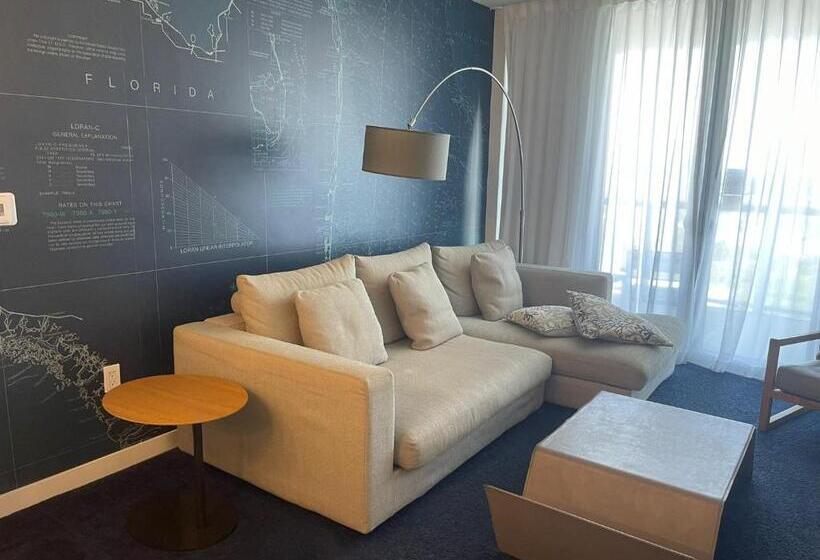 침실 2개 아파트, Iconic View   Family 2br Suite   Hotel   Fiber Internet