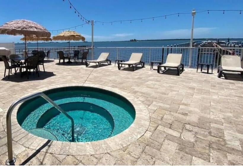침실 1개 주택, Condo In Waterfront Resort With Balcony Close To Beaches Free Bikes