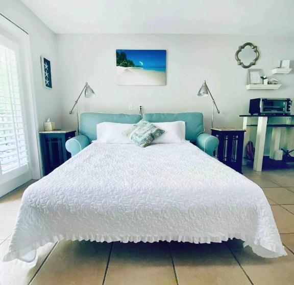 침실 1개 발코니 아파트, Condo In Waterfront Resort With Balcony Close To Beaches Free Bikes