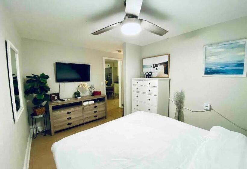 침실 1개 발코니 아파트, Condo In Waterfront Resort With Balcony Close To Beaches Free Bikes
