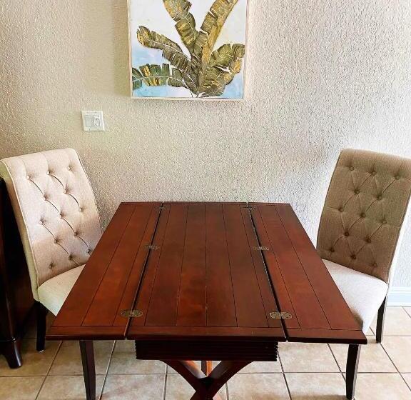 침실 1개 주택, Condo In Waterfront Resort With Balcony Close To Beaches Free Bikes