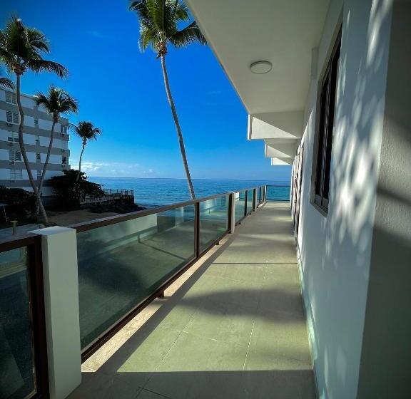 اتاق لوکس چهار تخته, 1 Corcega Beachfront Suites