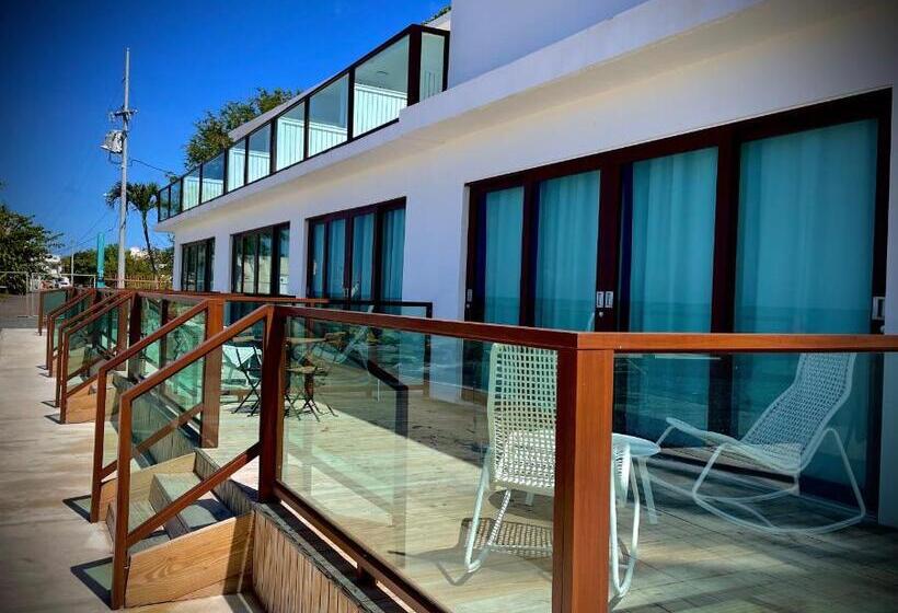 اتاق خانوادگی, 1 Corcega Beachfront Suites