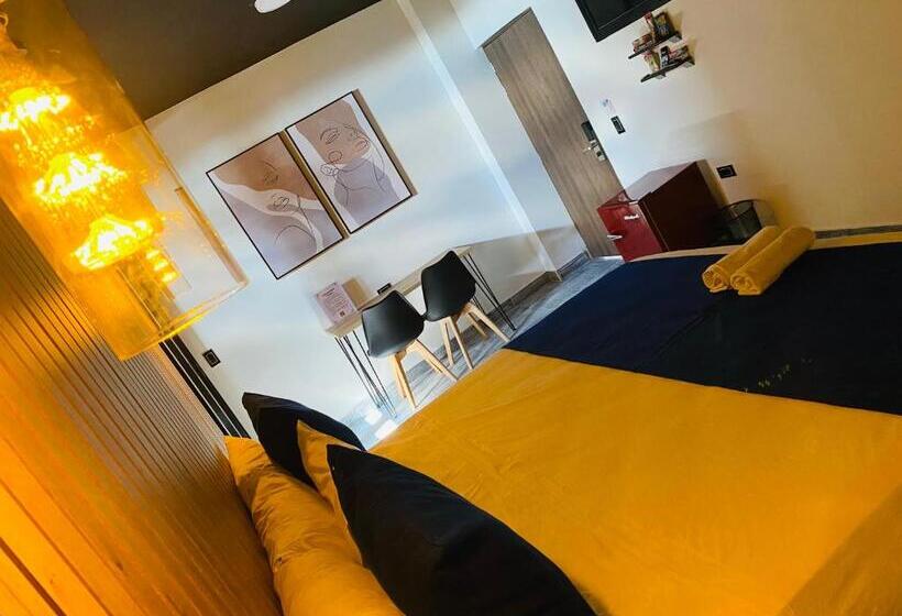 디럭스 스위트, Calle Real Inn