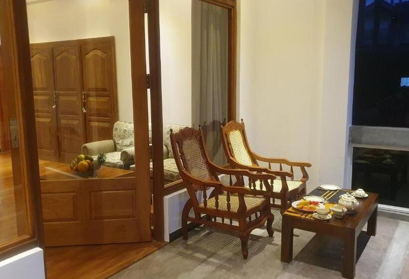 اتاق لوکس خانوادگی, Margaret House