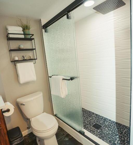 Номер Deluxe, Windsor Retreat Private Basement Suite