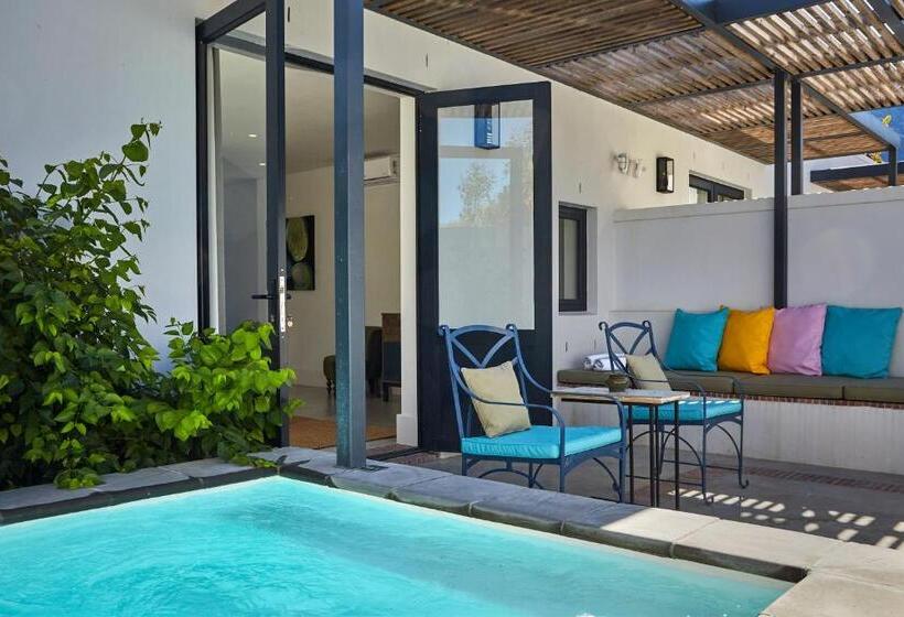غرفة سوبيريور سرير كينج, Chapter House Boutique Hotel By The Living Journey Collection