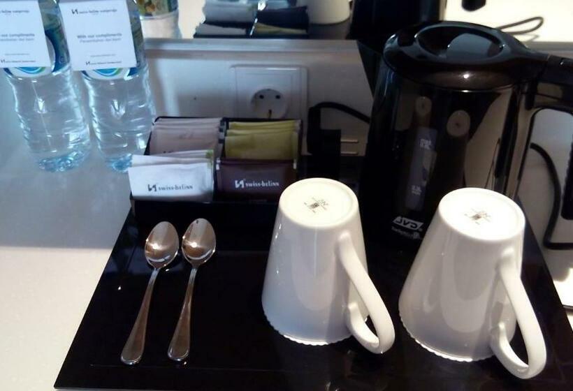 디럭스 룸, Swissbelinn Saripetojo Solo