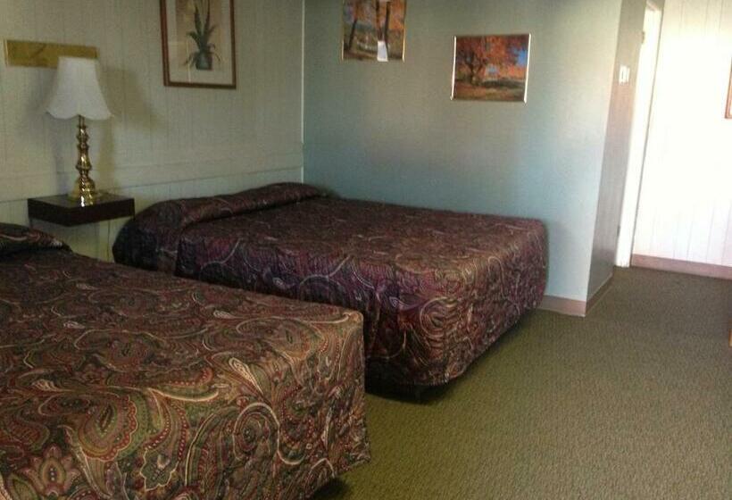 Номер Стандарт 2 Двуспальные Кровати, Jamestown Motel