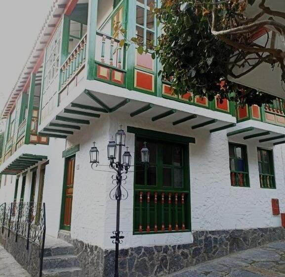 Люкс Дюплекс, La Puerta