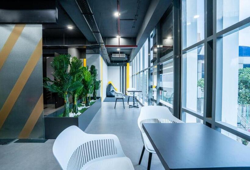 Номер Стандарт, Naptapgo, Noida 63 Metro   Japanese Capsule Family Suite   Lounge, Cafe, Wi Fi