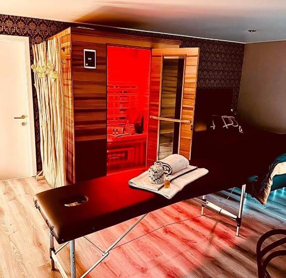 Номер Стандарт с Террасой, L Entre 2   Suite Wellness