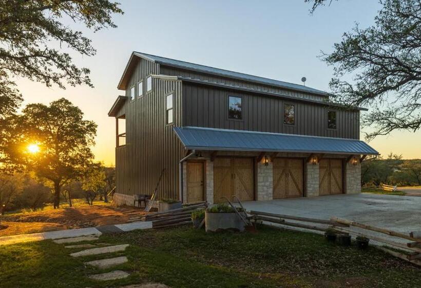 Люкс с Балконом, Inn At Sunset Mill Ranch