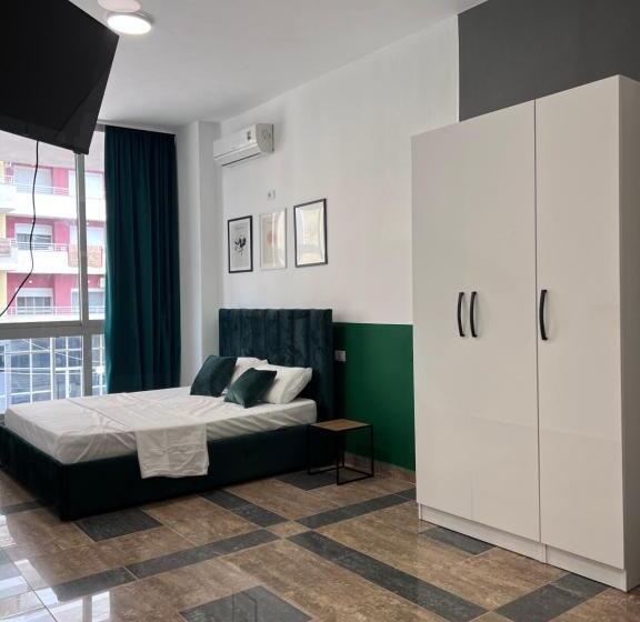 اتاق لوکس چهار تخته, Cactus Apartments