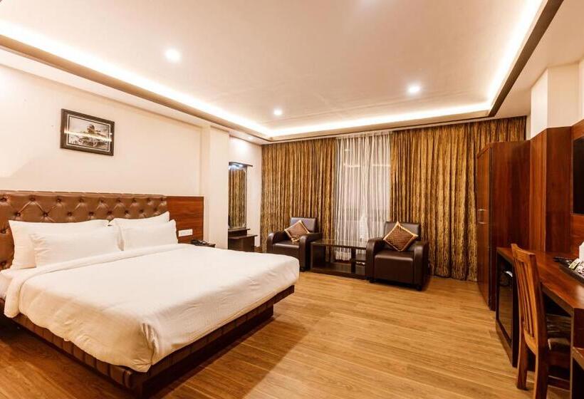 디럭스 룸 킹사이즈 침대, Lha Yul Nearby Mg Road Gangtok